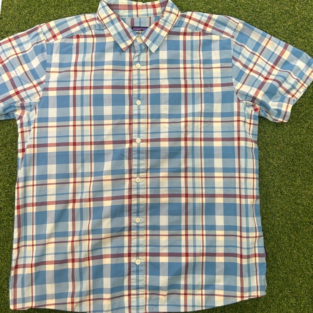 Patagonia Men Large Organic Cotton Short Sleeve Plaid Button Down Shirt Blue Red